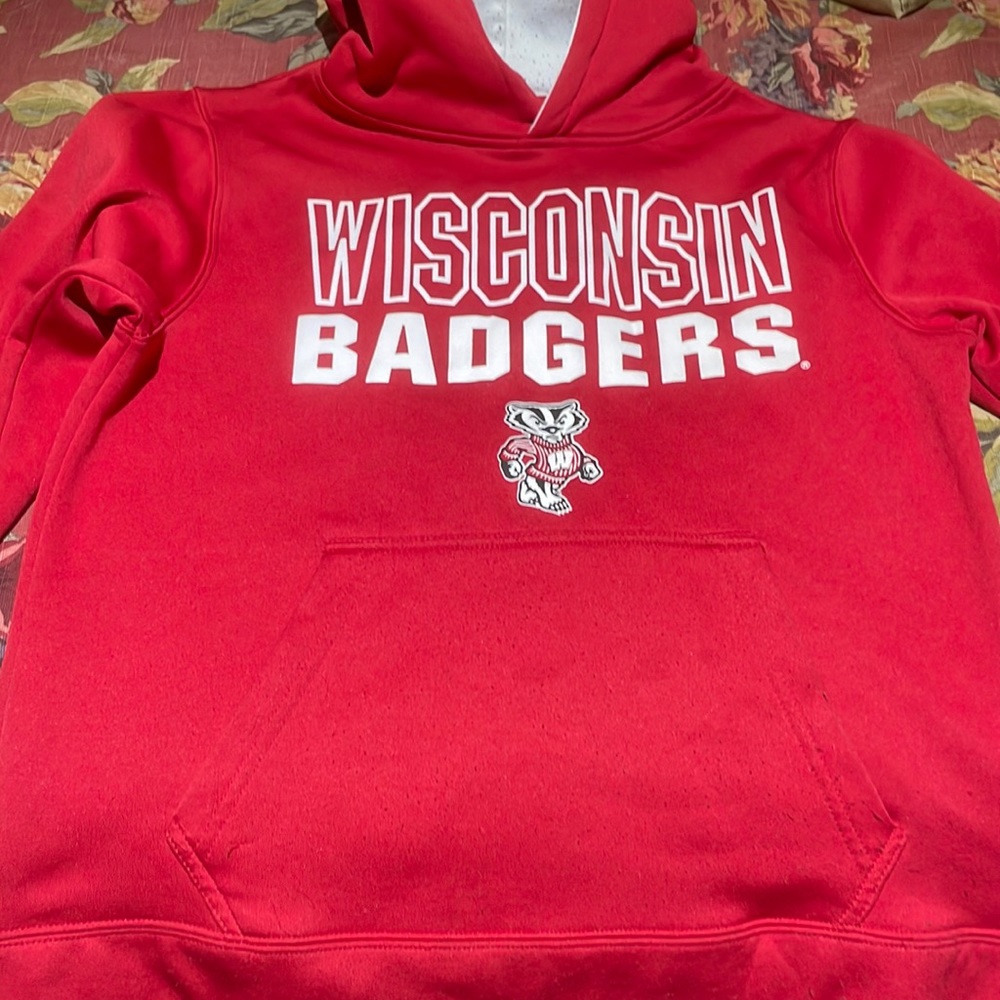 Wisconsin Badgers, hooded sweatshirt, youth large